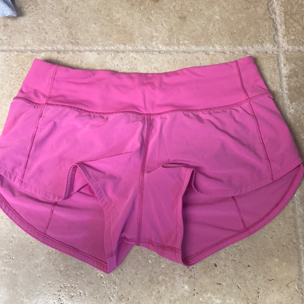 Pink LuLuLemon Speed Up lined 2.5” short